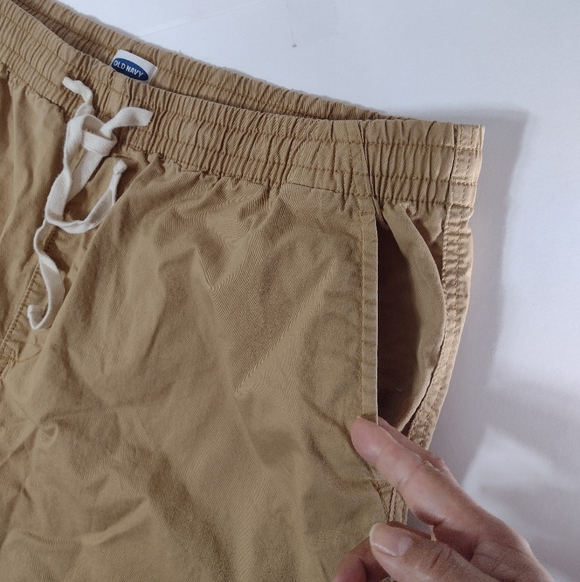 Old Navy Khaki Drawstring Chino Shorts Size (XL) - Picture 2 of 13